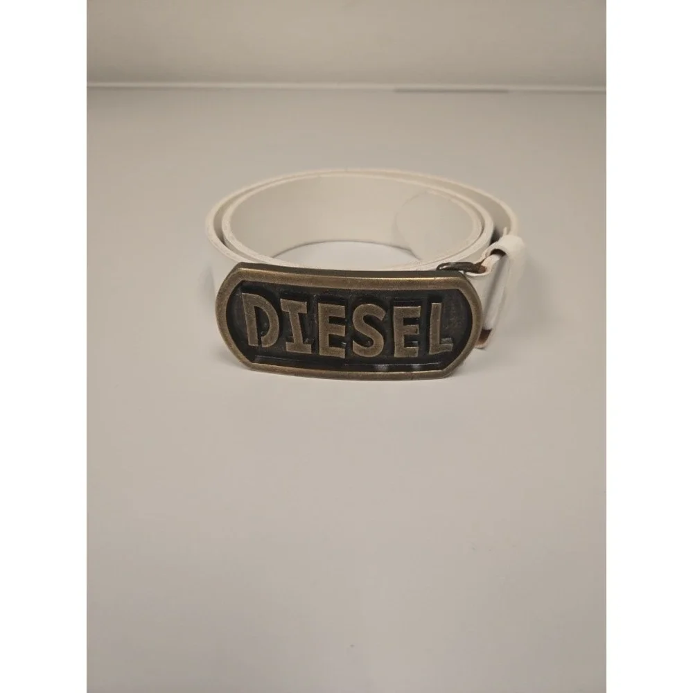 Diesel Men's White Leather Belt With Big Letter Metal Buckle‎ 44 Inch